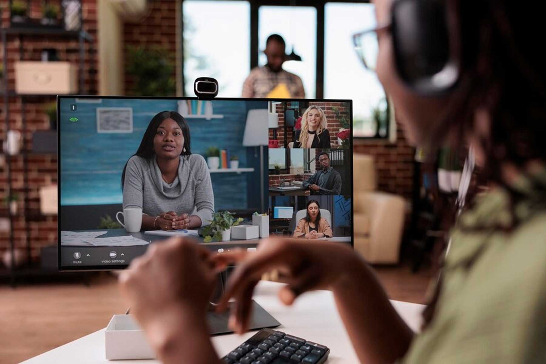 Webinar corporativo com transmissão online e plataforma personalizada